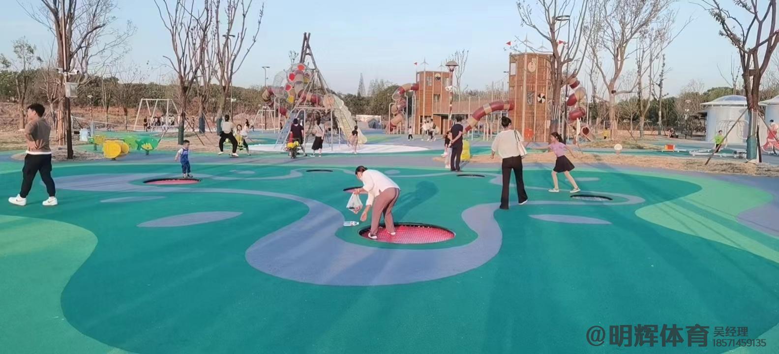 贡嘎公园跑道是用什么材料做成的